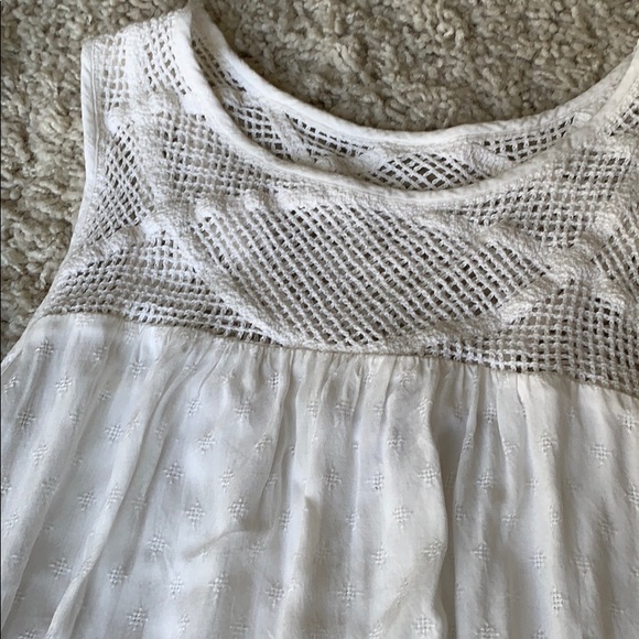 🎉 Maternity B1G1 FREE 🎉 Lot of 2 Flawless light and breezy maternity tanks - Picture 2 of 4